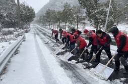 宁乡沙田：志愿者以雪为令迅速行动