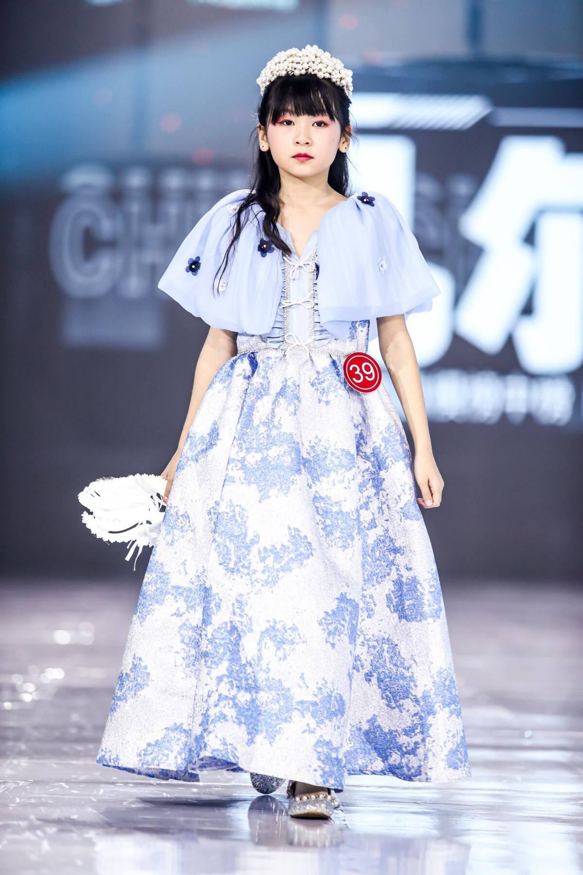 2022中国童模榜中榜时尚盛典特邀主持人叶俪恩