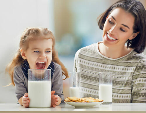 初生婴儿喝多少奶粉