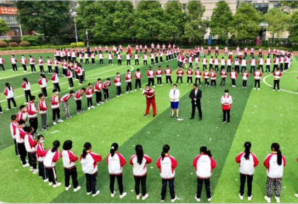 湖南省2022年“红十字生命教育•校园健康守护”行动启动。均为长沙晚报通讯员 杨燚 张琦 供图