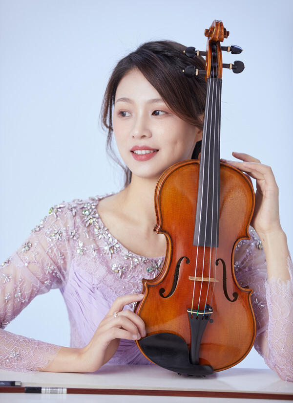 青年小提琴演奏家桃小仙 用音乐”展示”自己