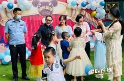 与孩子们欢度六一“缤纷童年迪士尼”！长沙“三湘社区”慰问金鹰幼儿园