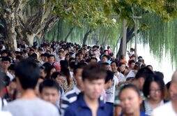 上海游客滞留北海：解封后出游又被困 游客滞留费用由谁承担