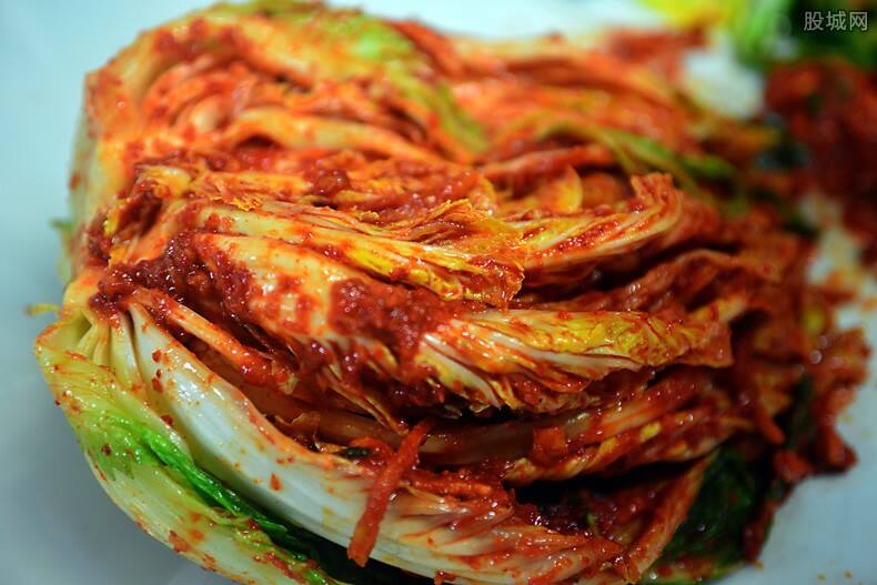 韩国月子餐吃泡菜