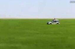 鄱阳湖河床变草原当地人开车飞驰 一片大草原太美了！