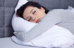 最佳睡眠时间是6小时还是8小时？大数据研究告诉你答案