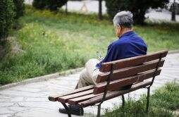 专家谈老年人再就业：现在退休太早了 他们是人才社会的“富