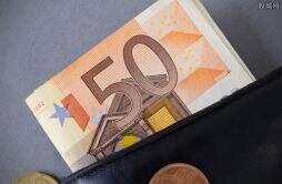 欧元为什么贬值这么多？还会继续跌下去吗