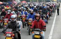 超200个城市禁限摩摩托车为什么还越来越火？ 来看答案