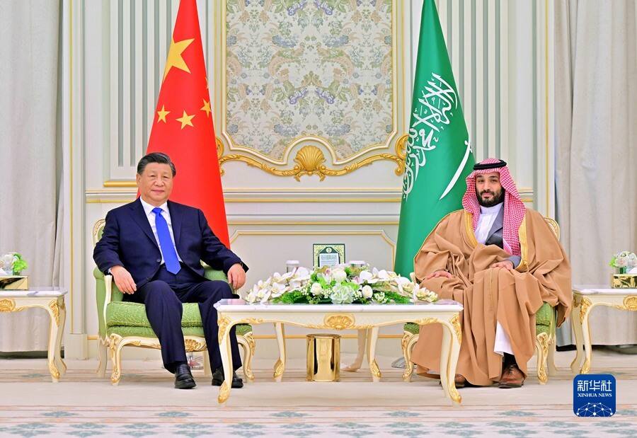 当地时间12月8日中午，国家主席习近平在利雅得王宫同沙特王储兼首相穆罕默德举行会谈。新华社记者 岳月伟 摄