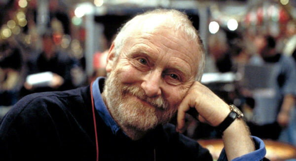 英国导演迈克·霍奇斯去世享年90岁