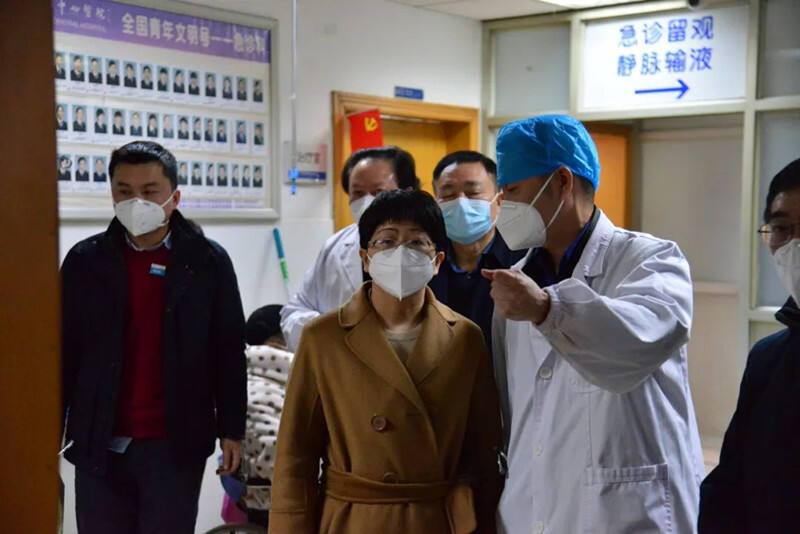 市卫健委主任刘激扬督查新冠诊疗救治和安全生产工作。