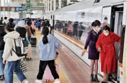 2023春运大幕正式开启，今日630万人坐火车回家