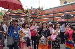 中国人在泰国花钱订警车接机泰国旅游局回应
