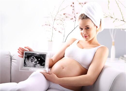 胎位不正和胎儿头部大会影响顺产吗？