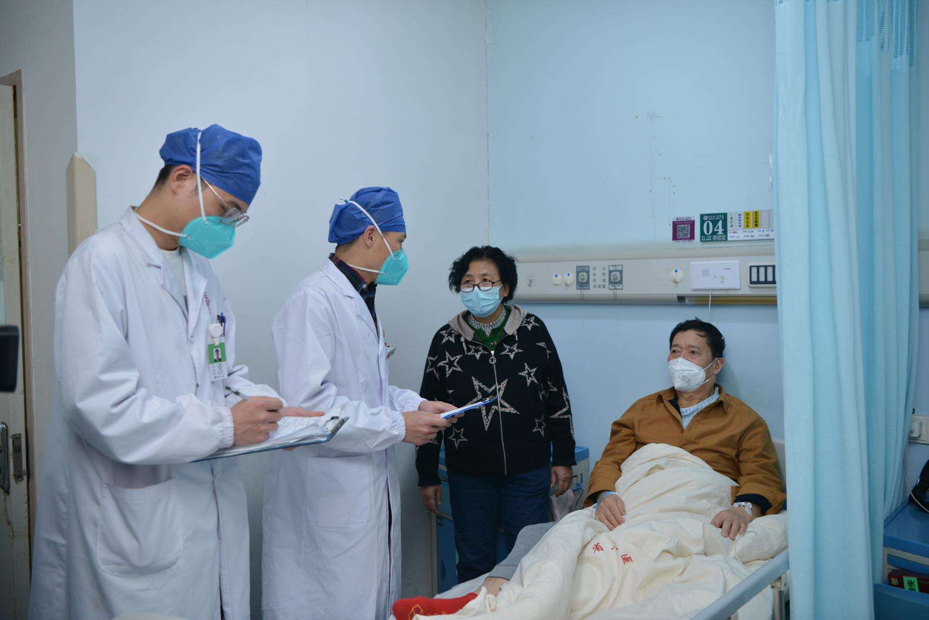 患泌尿系结石的刘先生顺利入院治疗。