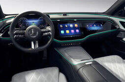 全新梅赛德斯-奔驰 E 级车智能座舱全球首发，MBUX 超级屏