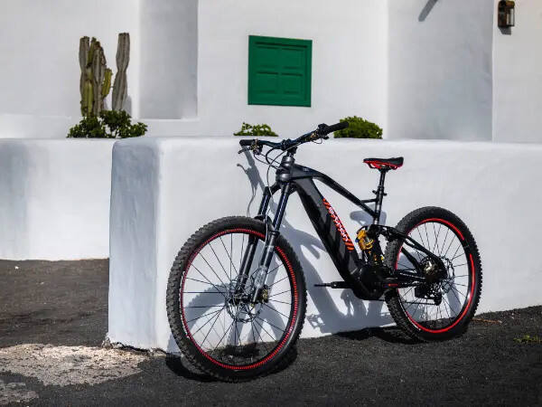 奥迪推出电动山地自行车 e-MTB，续航里程在 30 至 95 英里之间