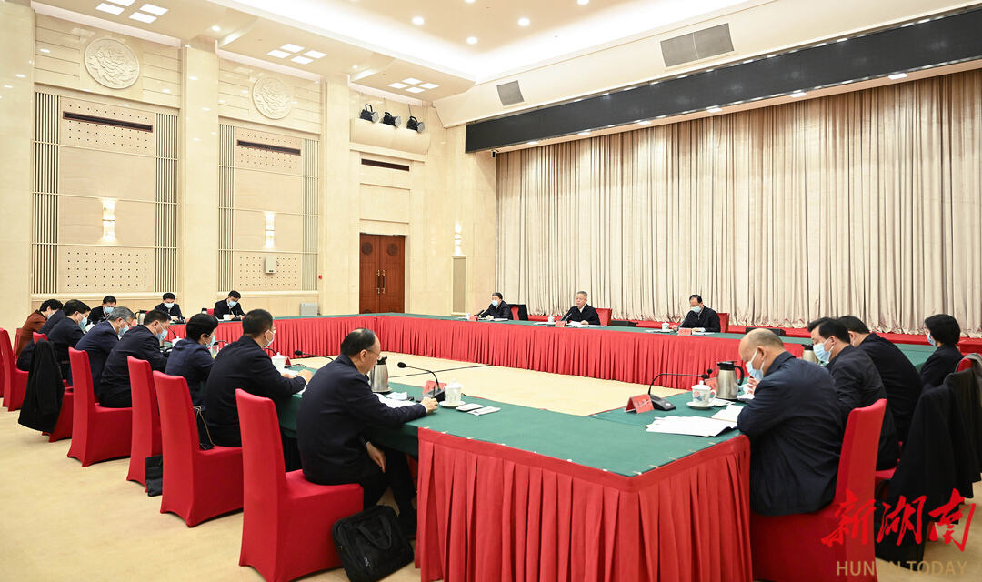 3月20日，十二届省委理论学习中心组开展第十五次集体学习。