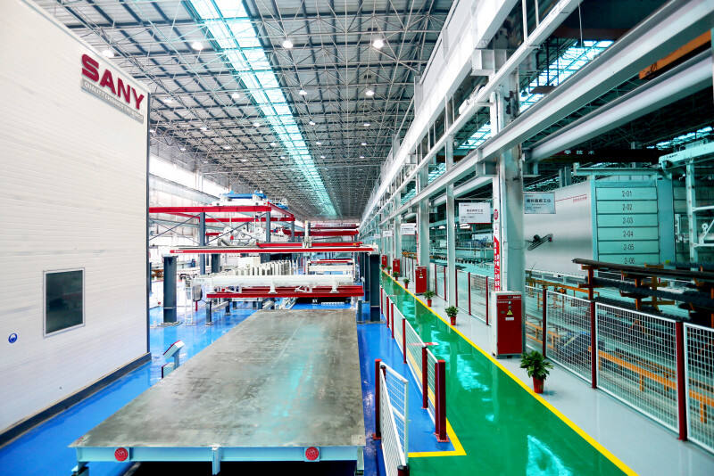 长沙已形成完整的建筑工业化产业链条，图为三一筑工生产车间。