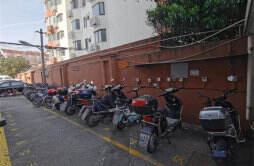 上海一小区租户被禁止停放非机动车只得到隔壁小区停车