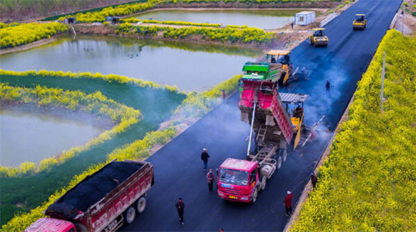 河南省的交通投资完成了414余亿元