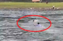 江西5岁男孩不慎落水被路过男子跳入奋力救起