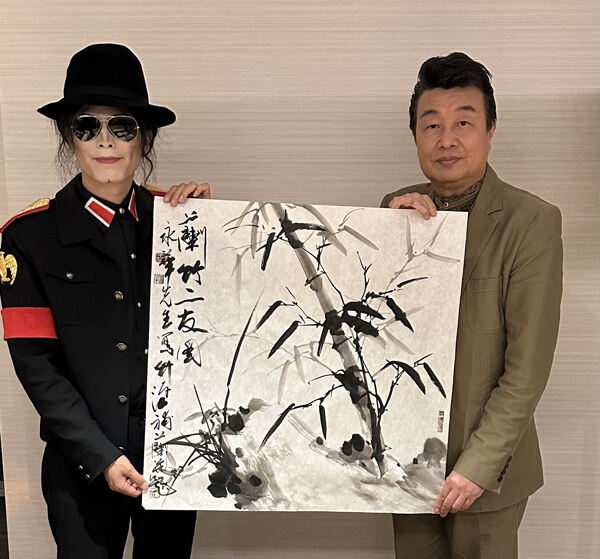 惊！ 王杰克逊在日本挥洒中国墨竹震惊日本艺术界大师，获高度评价赞赏