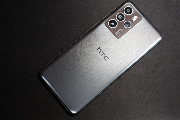 HTC U23 Pro 的真机照片曝光