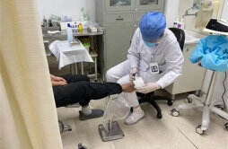 护士只会打针发药 上海已经有护士开设独立的护理门诊