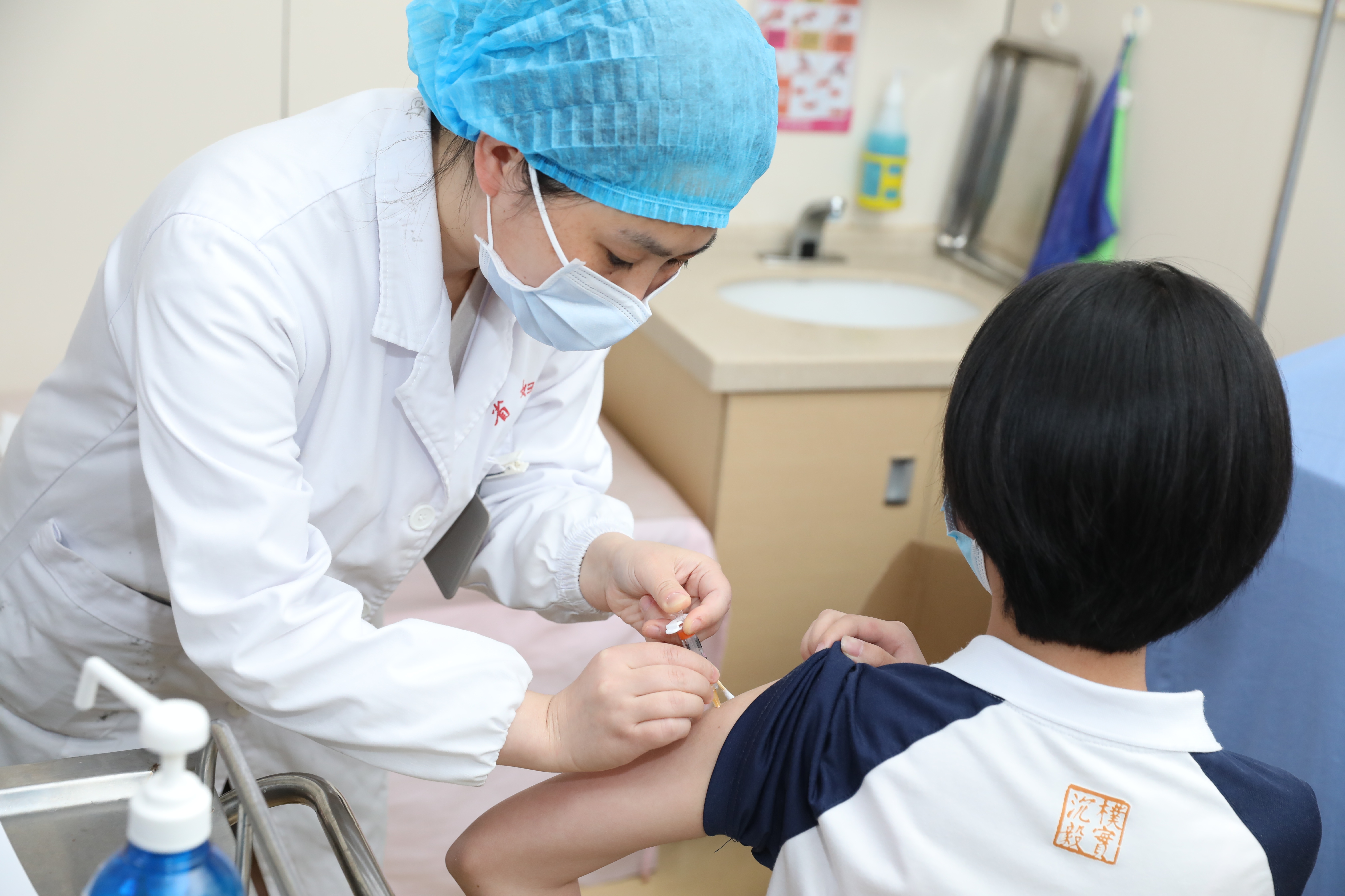 进口二价HPV疫苗9-14岁女孩二剂次接种程序正式在湖南省妇幼保健院落地执行。