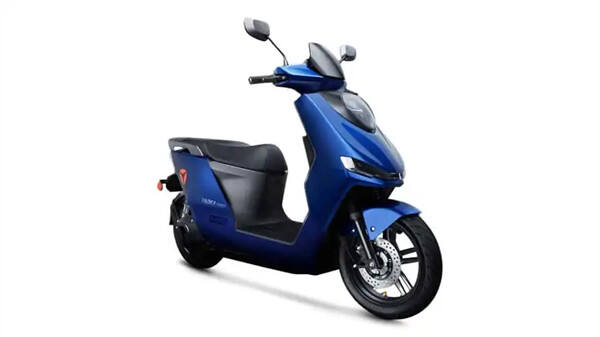 雅迪与保时捷联合开发发的 VF F200 电动摩托车发布，售价 6000 欧元