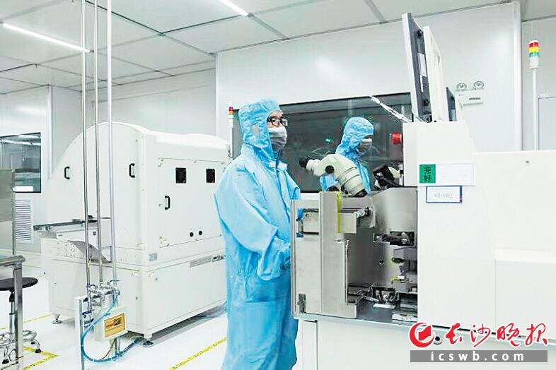 安牧泉成功突破55㎜大尺寸芯片封装技术，填补了湖南省和长沙市高端芯片封装的空白。