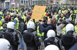 法国骚乱蔓延到邻国比利时 真的蔓延到比利时吗