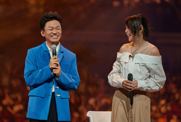 刘若英献给歌迷最美的盛夏礼物「翩翩飞舞」造型典雅亮相
