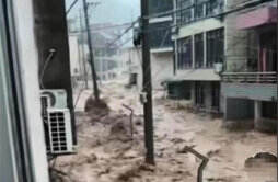 杭州遭暴雨袭击：民众家中水淹成河 为何会遭遇暴雨