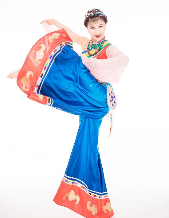 中国舞蹈家夏冰剧照：让生命的风，吹舞缤纷的人