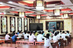 宁乡首开中医药少年公益班，40余名中小学生成为“小小中医师”