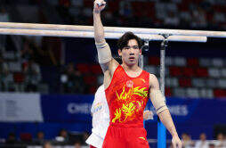 中国队获大运会体操男团冠军 张博恒为长沙取下首金
