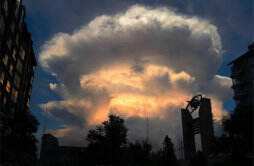 俄罗斯天空上出现蘑菇云