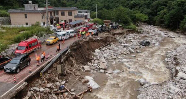 西安泥石流导致21名群众遇难