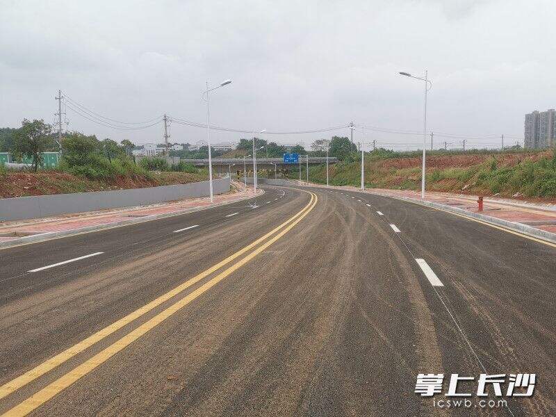 设计路幅宽度为20米，道路全长约357米。