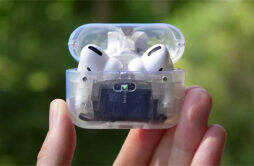 为苹果 AirPods Pro 打造了透明的充电盒