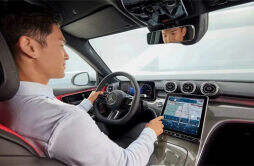 梅赛德斯-奔驰将在全球以 OTA 升级第二代 MBUX 智能人机交互系统