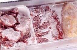 学校通报配餐公司送大量冻肉 送冻肉是以下几点原因