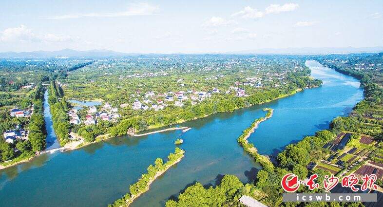 浏阳河流过长沙县江背镇的如画风景。资料图片