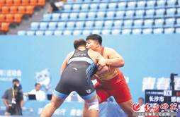 长沙队20岁小将江文豪斩获学青会男子古典式摔跤130公斤级冠军