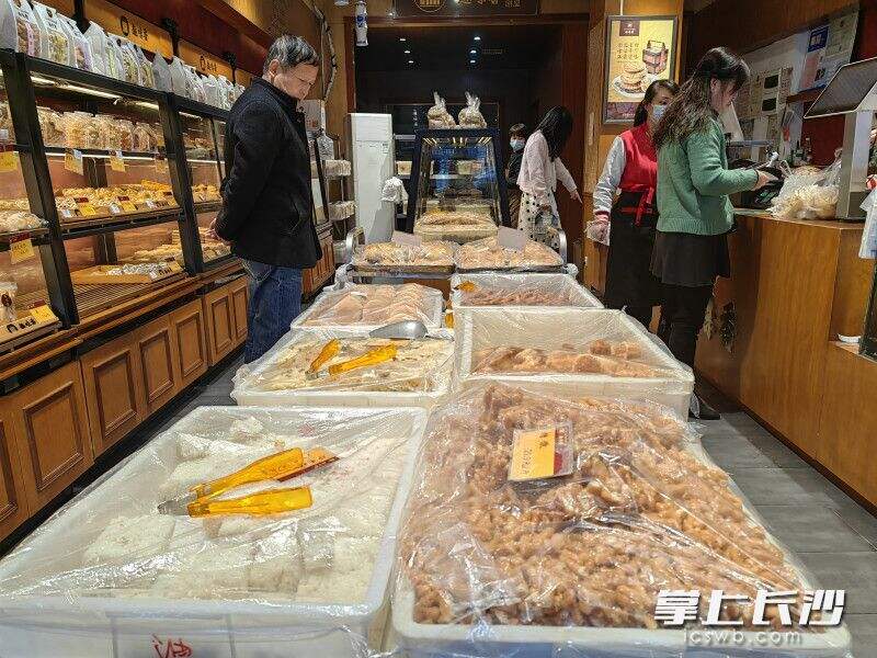 趣味香传统糕点受到老长沙人的青睐。长沙晚报全媒体记者 刘捷萍摄