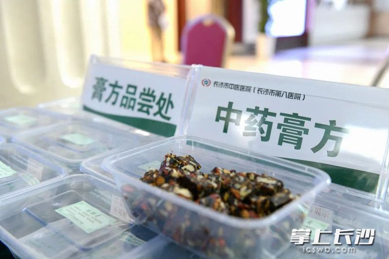 每剂膏方由少则20余味、多则40余味中药制成。