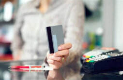 信用卡逾期后如何恢复信用 积极沟通与银行协商解决方案